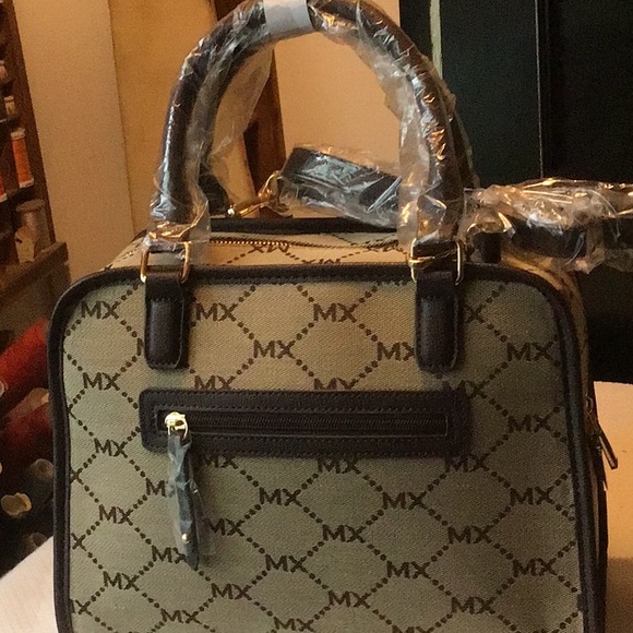 NWT Max Studio Satchel Handbag. Natural Color,  Double Handled,Detatchable Strap - Picture 1 of 12